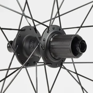 Trek Bikes Kiekot*Bontrager Aeolus Elite 35 TLR Disc Road Wheel