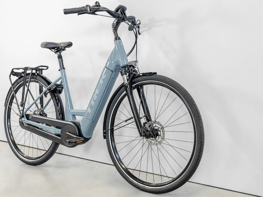 Trek Bikes Kaupunkipyörät – Arki Kaupungissa | Kaupunkipyörät – Sähköavusteinen*District+ 3 Lowstep
