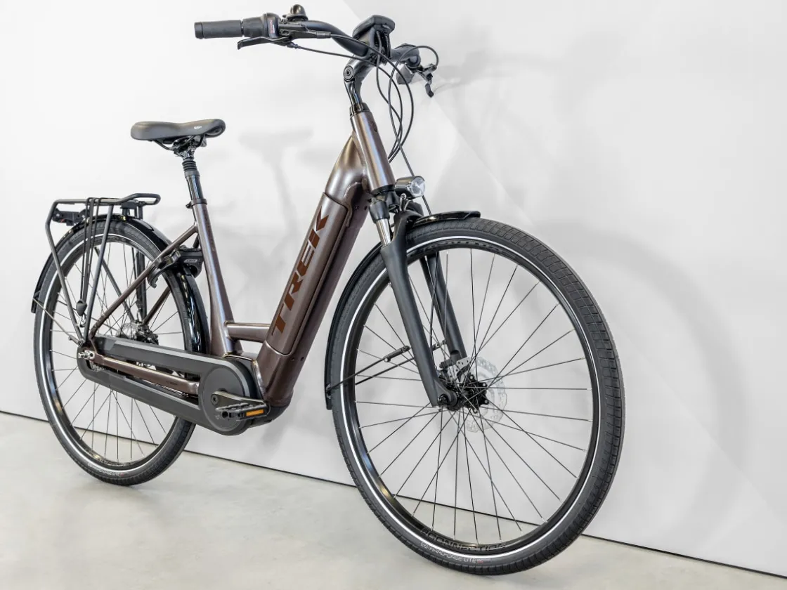 Trek Bikes Kaupunkipyörät – Arki Kaupungissa | Kaupunkipyörät – Sähköavusteinen*District+ 3 Lowstep